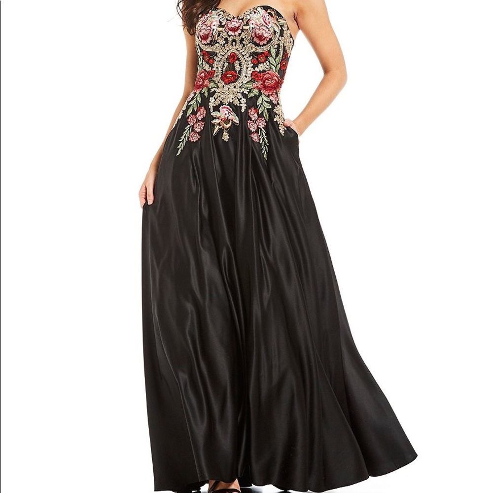 NEW: Black Strapless Embroidered Prom Dress
